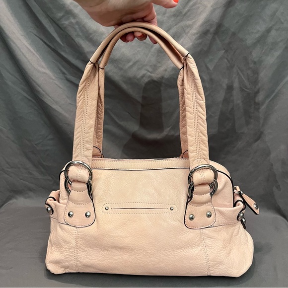 B.Makowsky Pale Pink Pebble Leather Medium Shoulder Bag Purse Silver Pockets EUC - Picture 2 of 16
